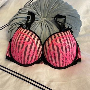 Victoria’s Secret Very Sexy Padded Demi 34DD